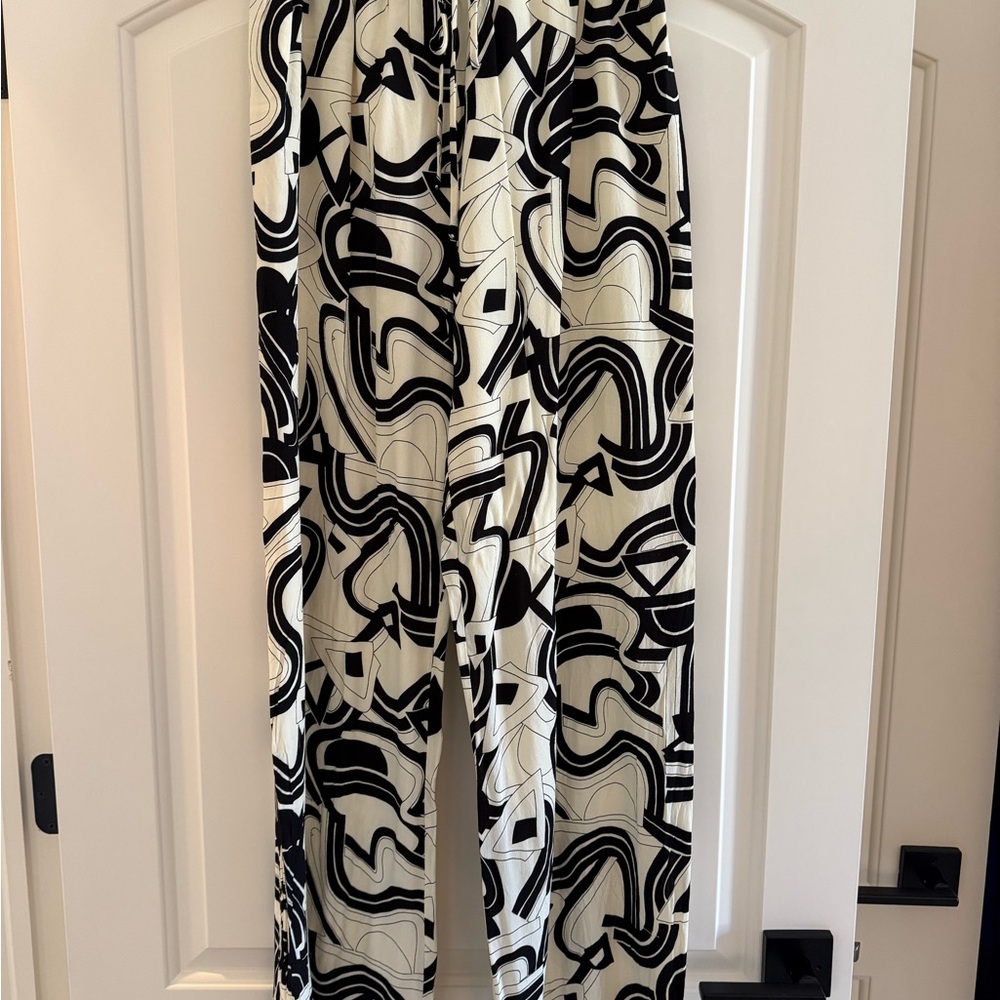 DISSH Cream and Black Patterned Pants